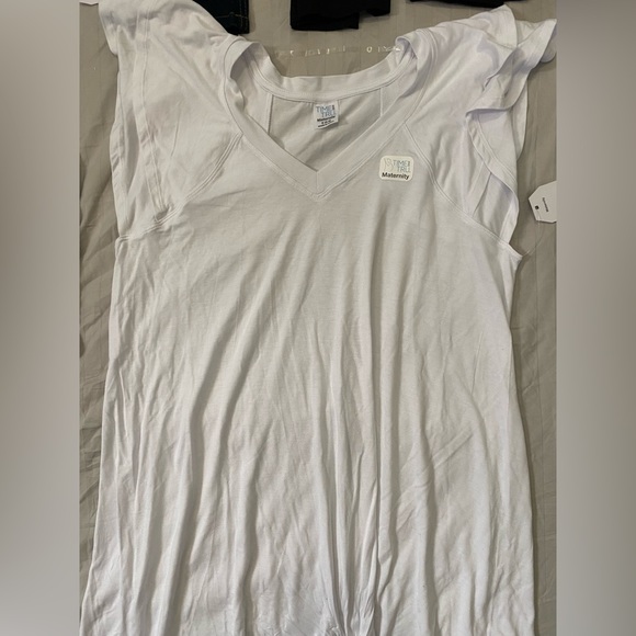 Maternity Shirts Bundle - Picture 12 of 13